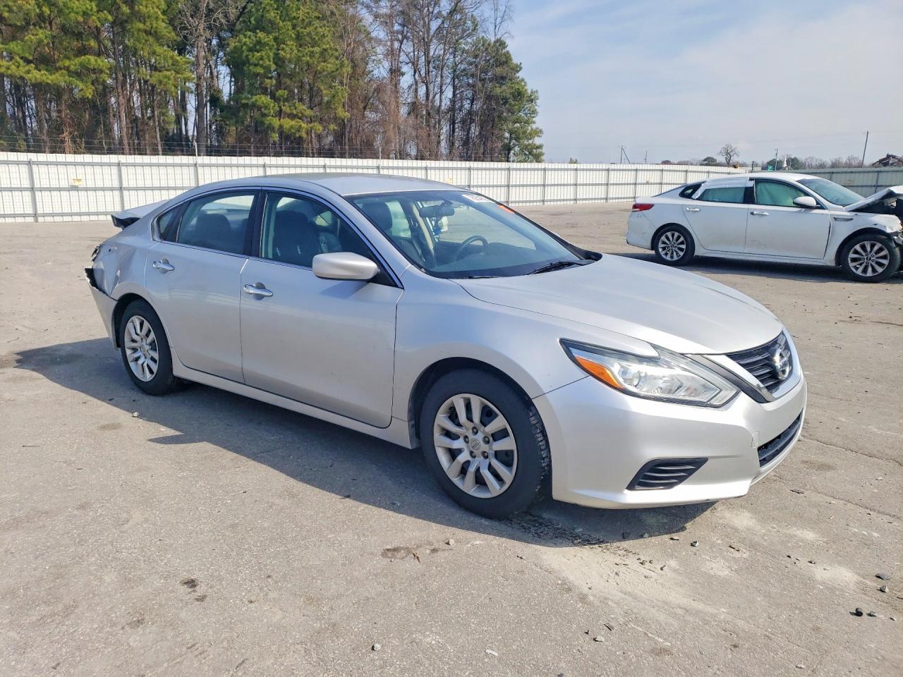 2017 Niss Altima 2.5 s