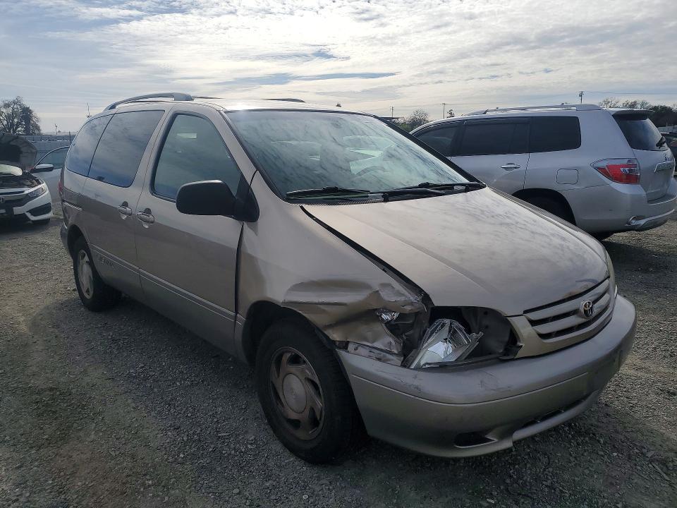 2003 Toyota Sienna le