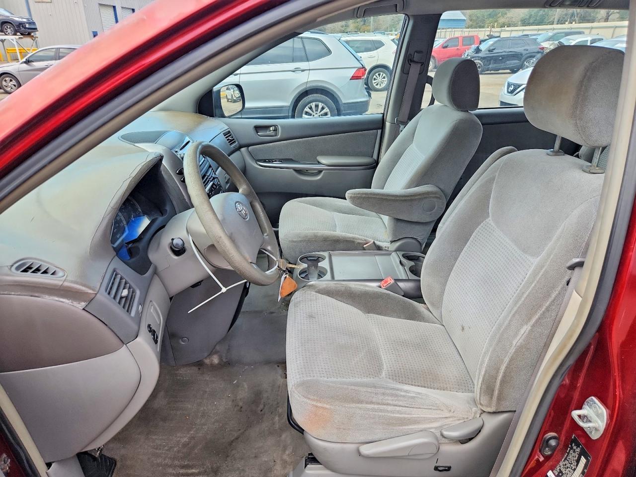 2006 Toyota Sienna ce 7 Passenger