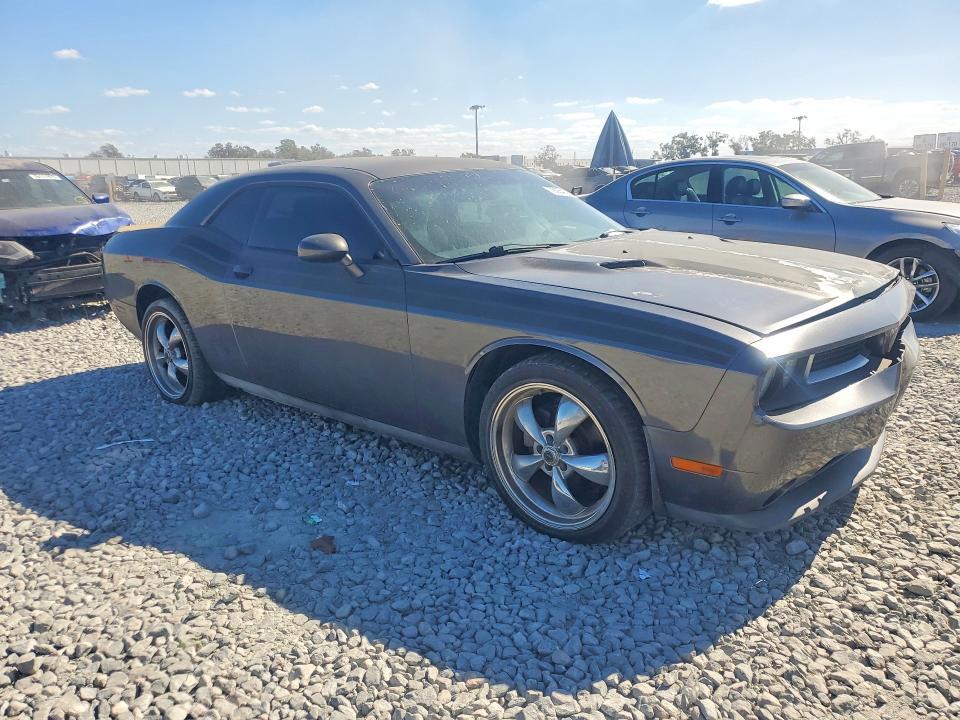 2013 Dodge Challenger sxt