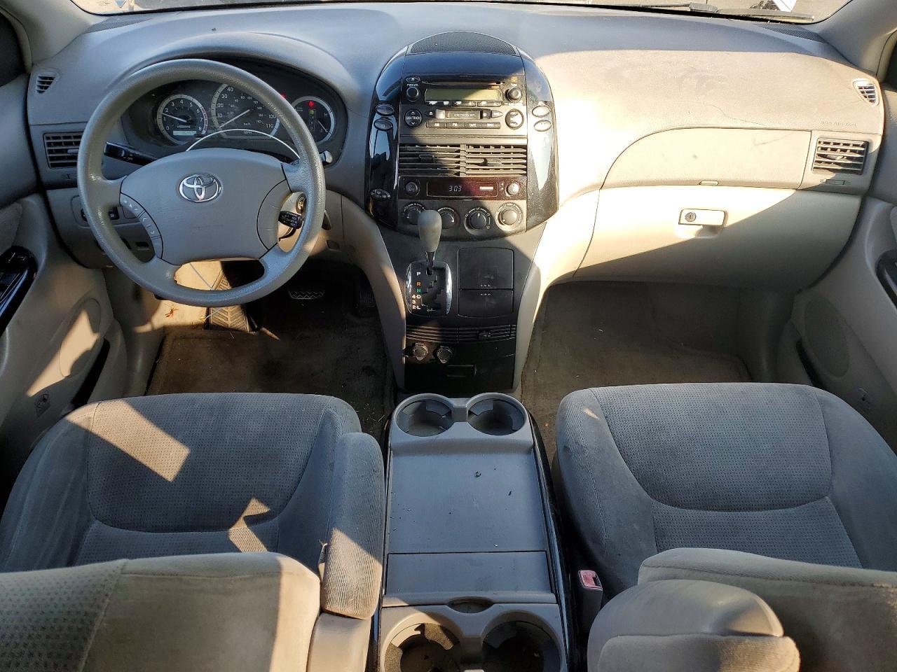 2004 Toyota Sienna ce