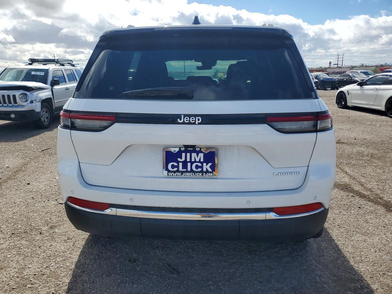 2025 Jeep Grand Cherokee Laredo