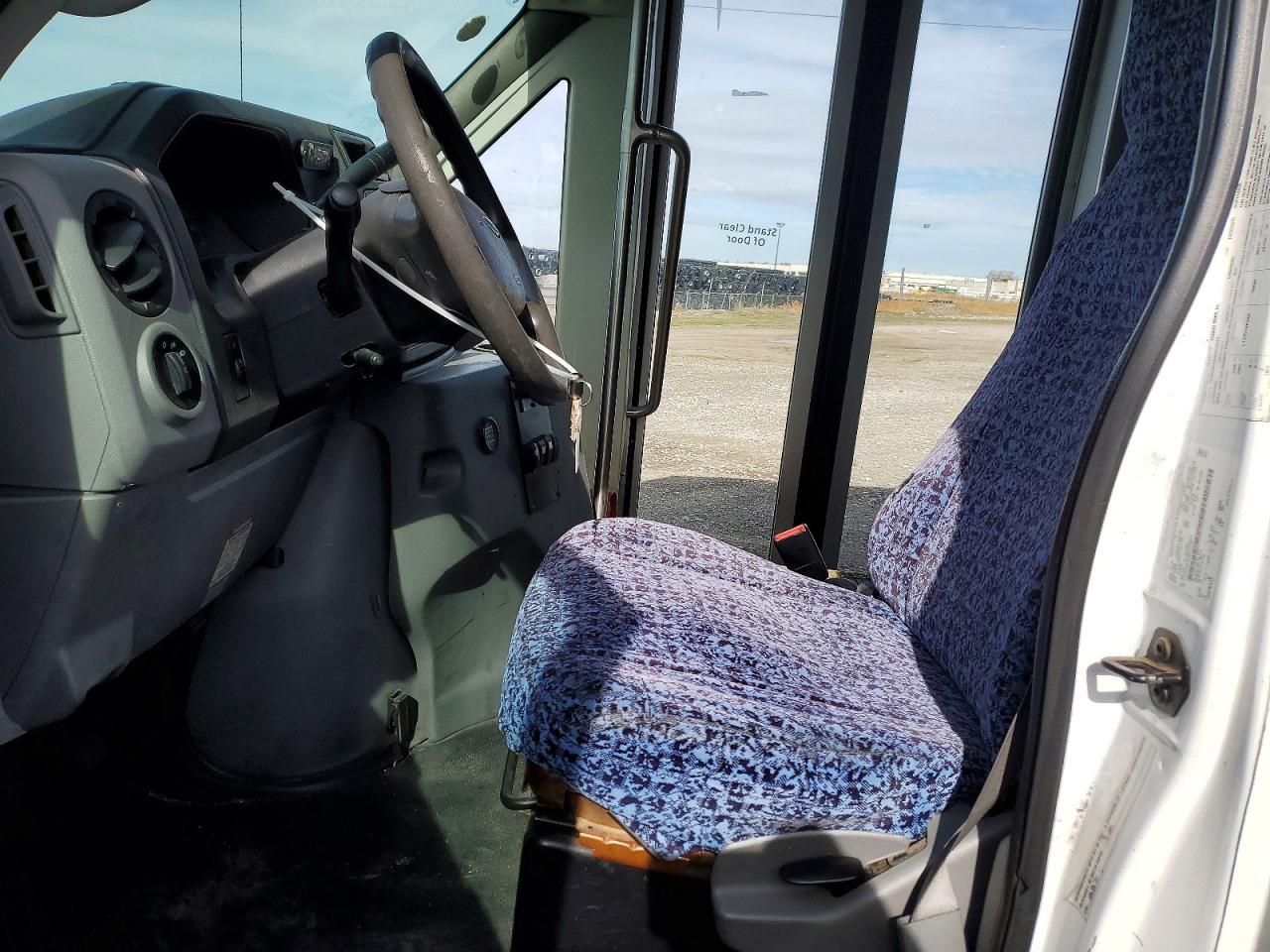 2016 Ford E450 Shuttle Bus