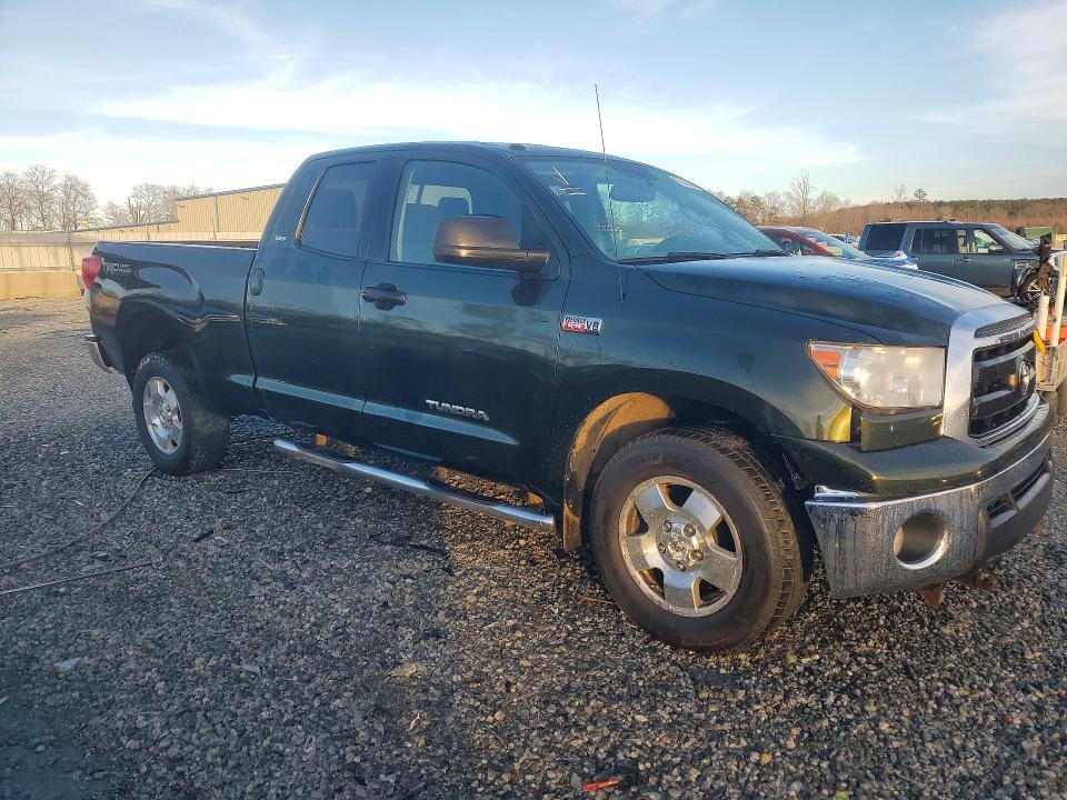 2013 Toyota Tundra Double cab SR5