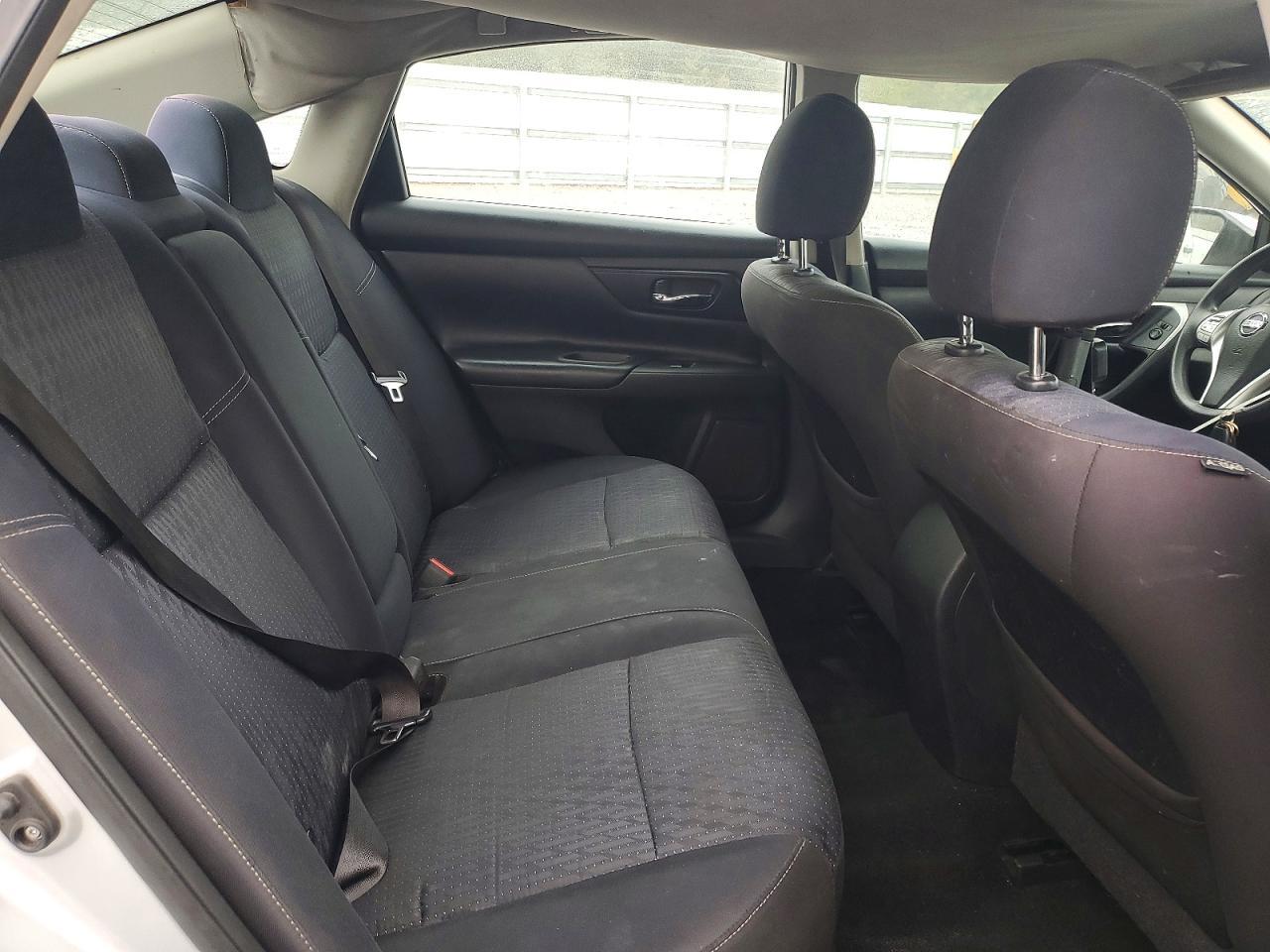 2016 Niss Altima 2.5 s