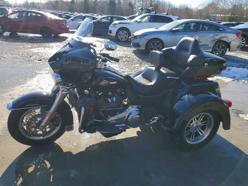 2022 Harley-Davidson Flhtcutg