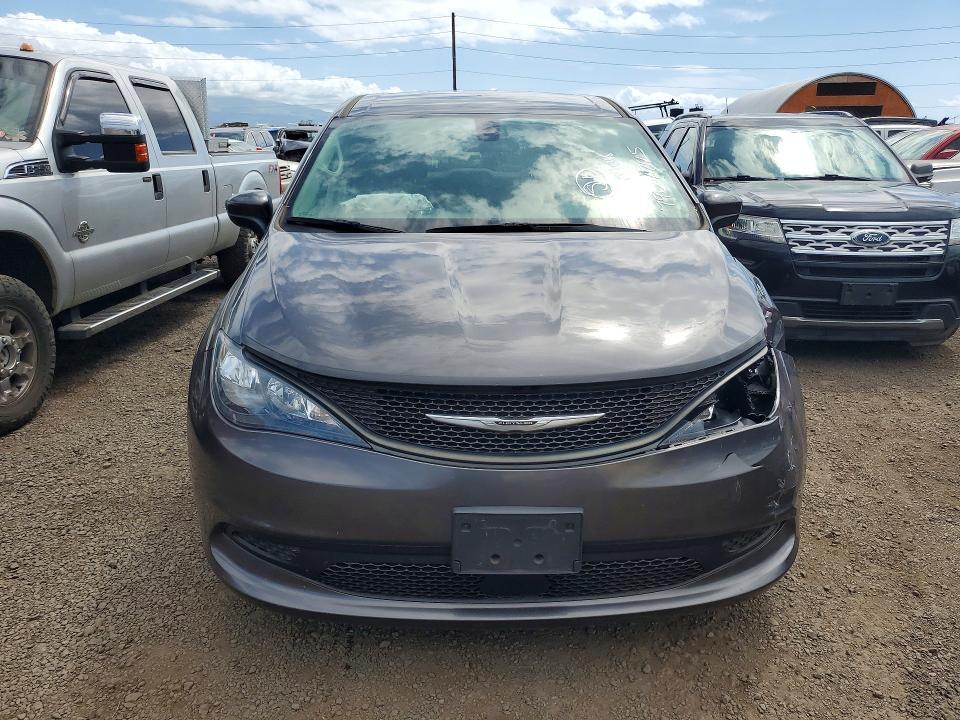 2022 Chrysler Voyager lx