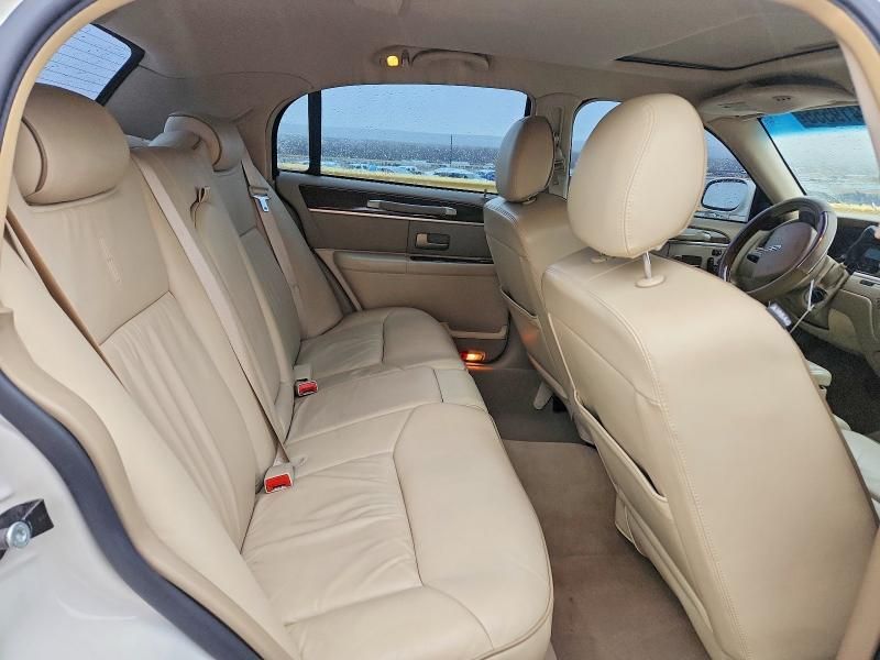 2007 Lincoln Town car Designer