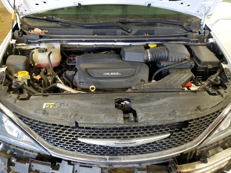 2017 Chrysler Pacifica Touring l