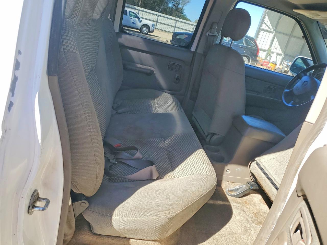 2001 Nissan Frontier XE