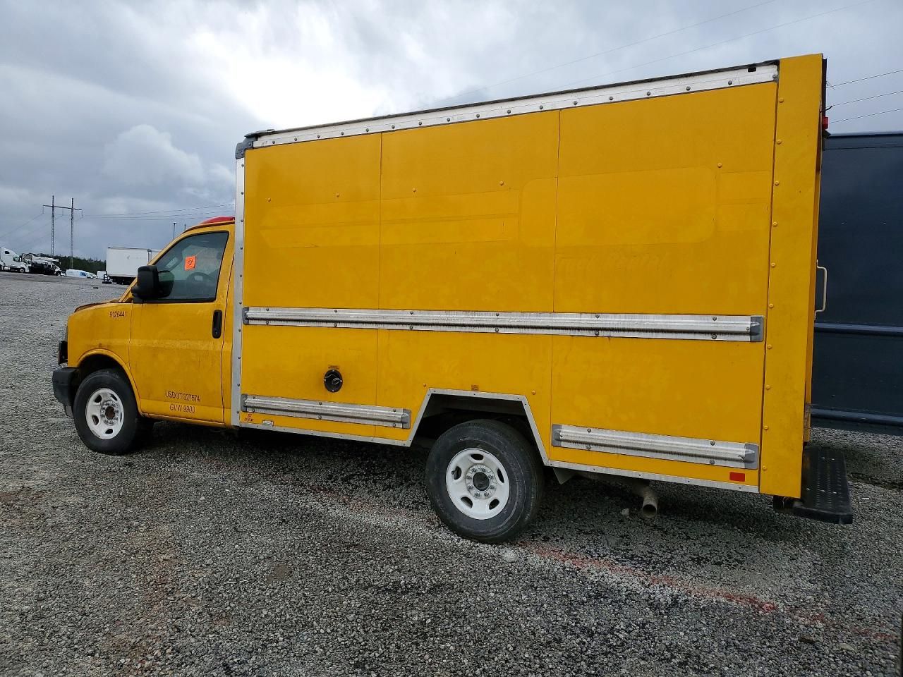 2023 GMC Savana CUT-BOX Truck