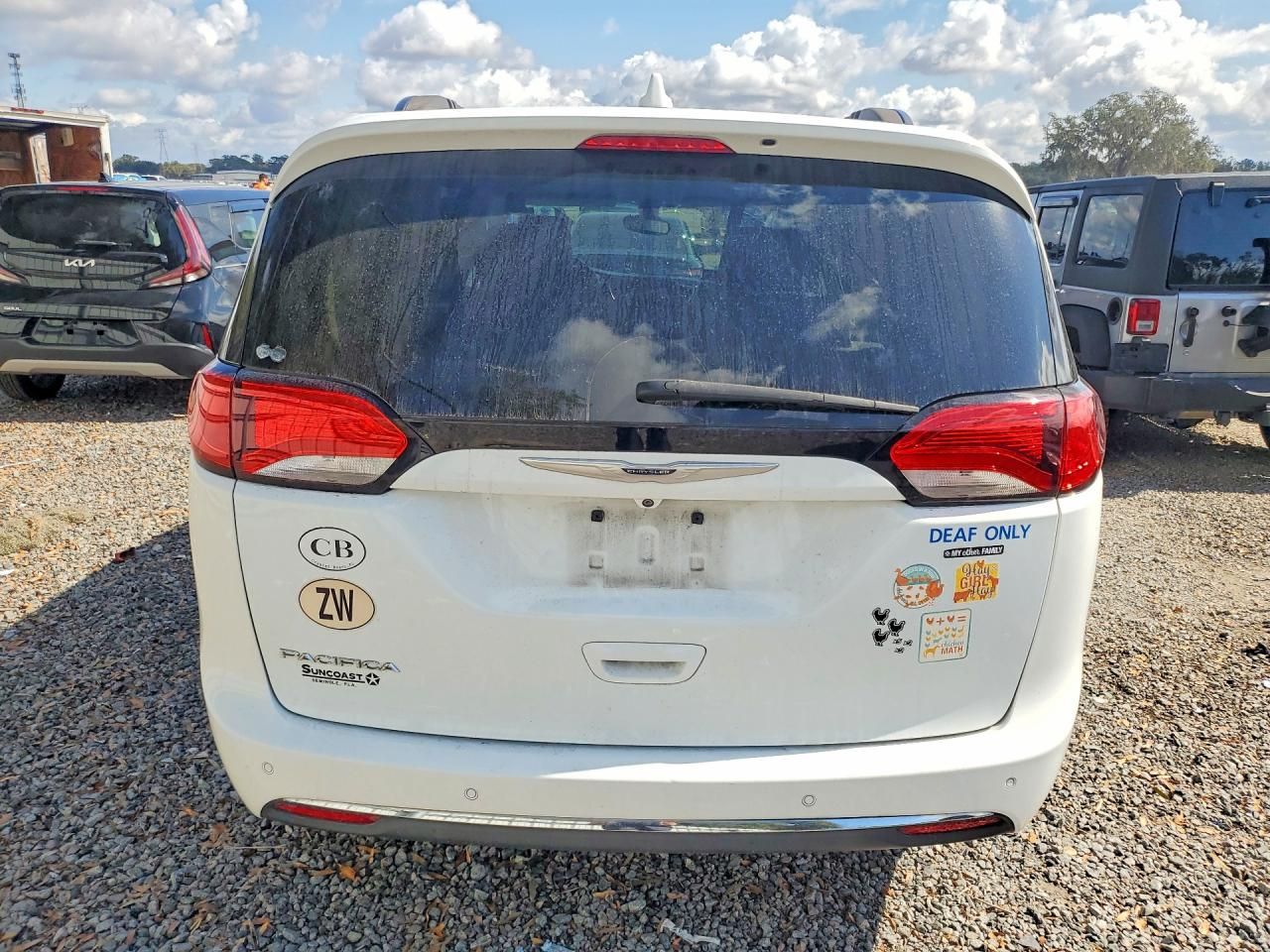 2017 Chrysler Pacifica Touring l