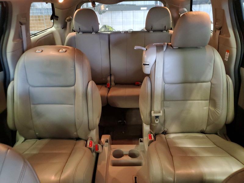 2017 Toyota Sienna xle 8-passenger