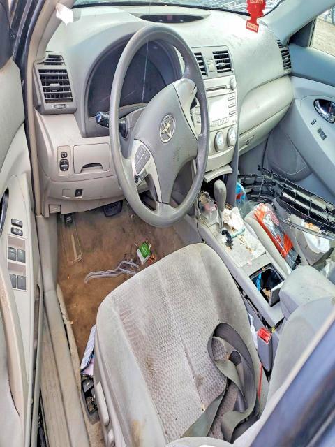 2010 Toyota Camry le