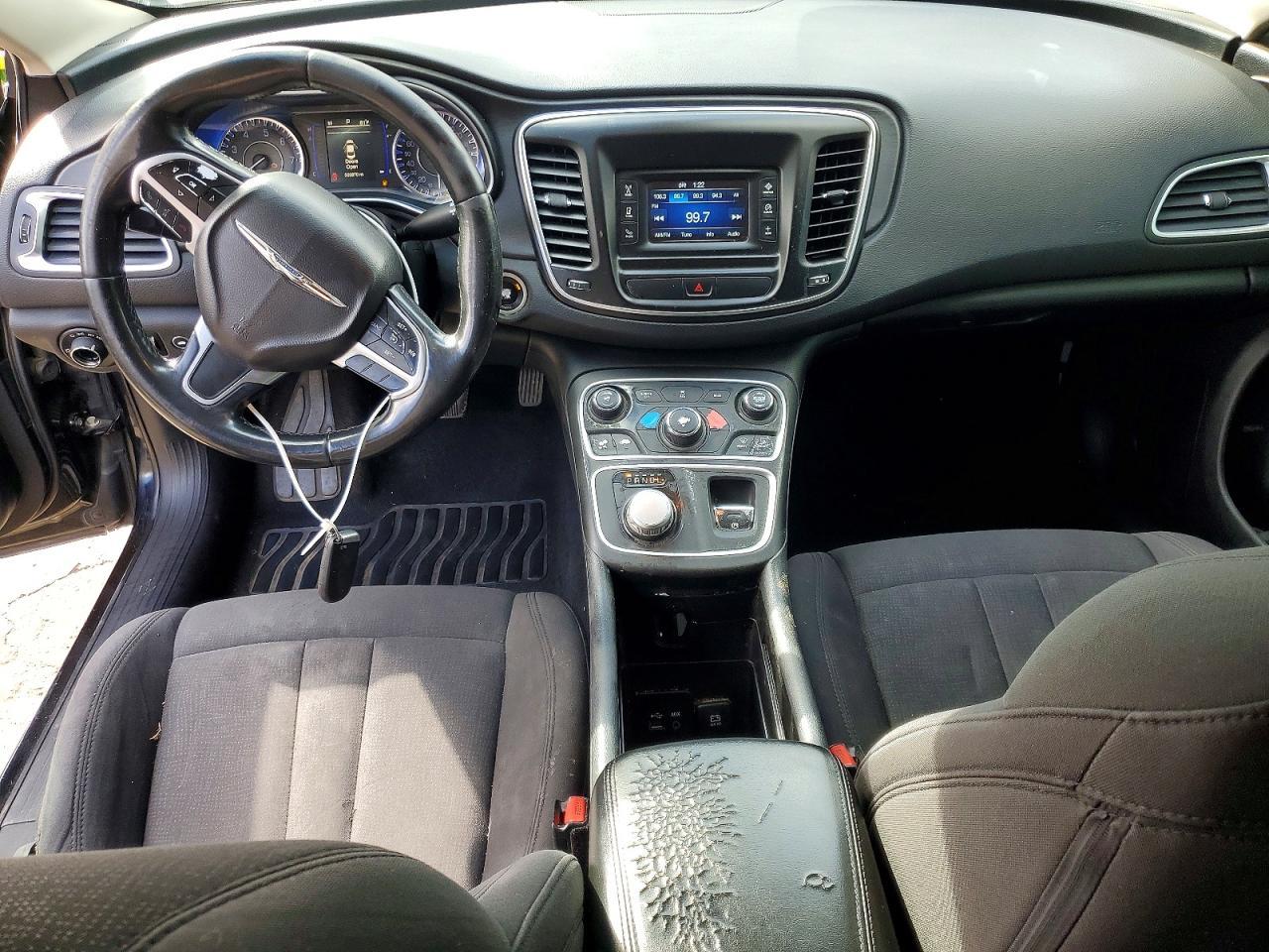 2016 Chrysler 200 lx