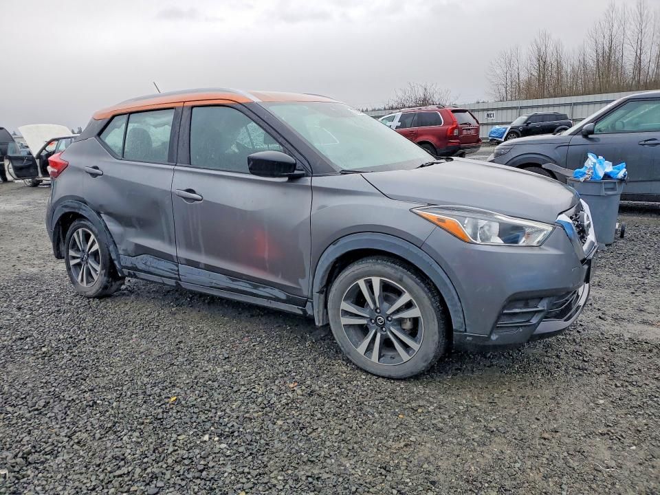 2020 Nissan Kicks sv