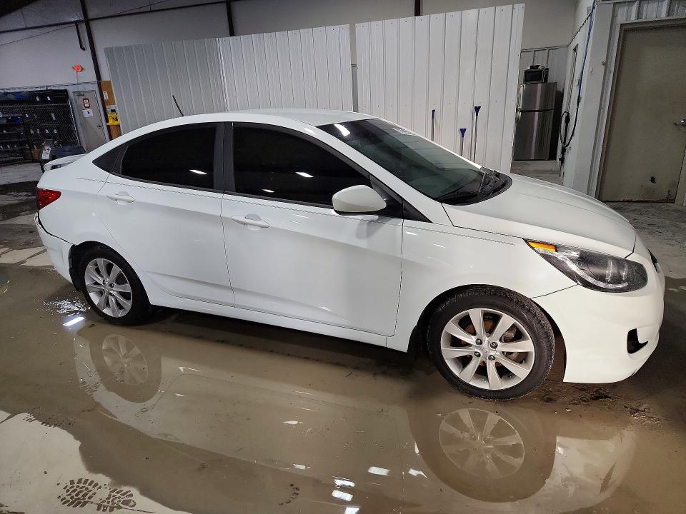 2013 Hyundai Accent gls