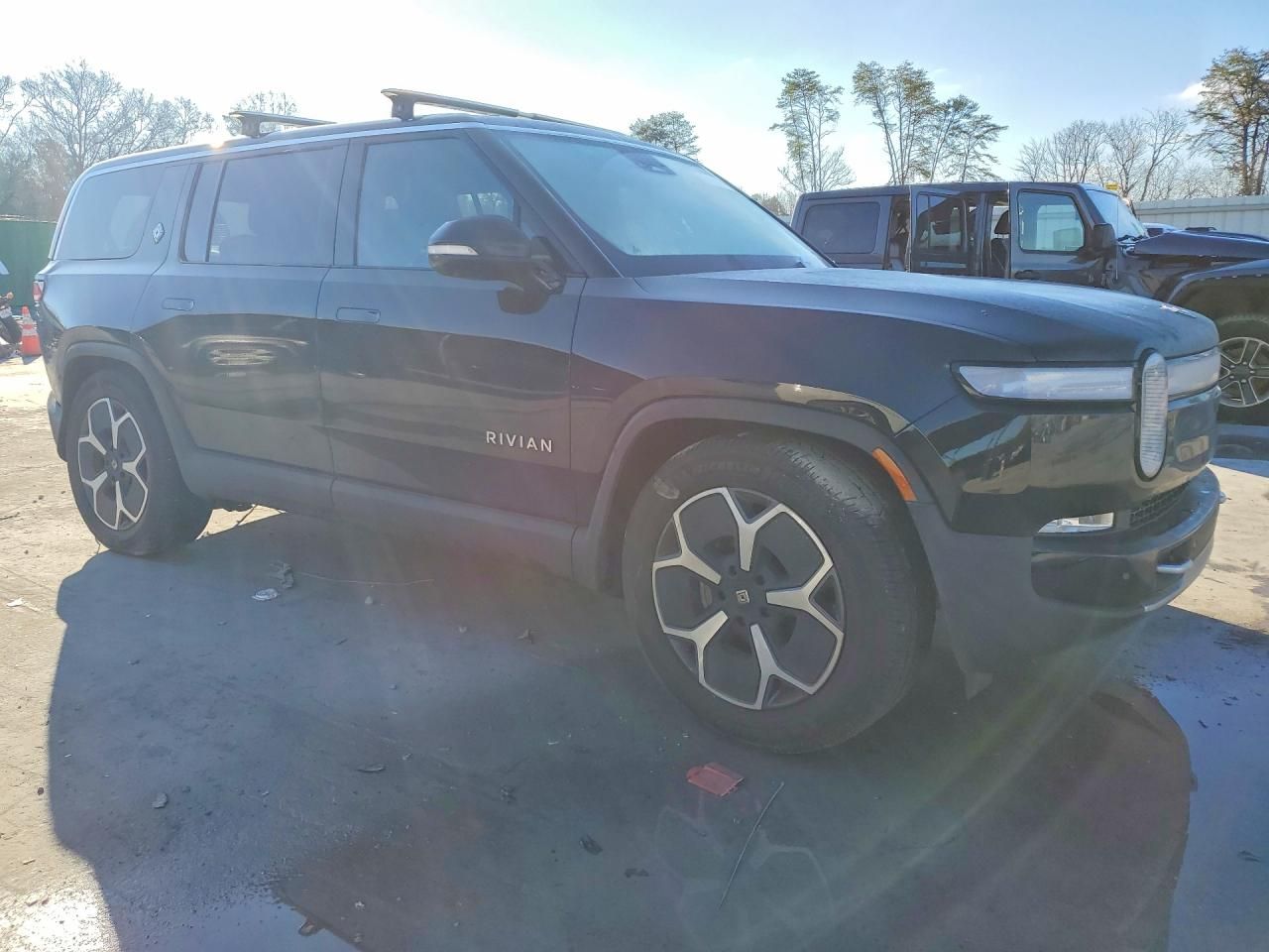 2024 Rivian R1S Adventure