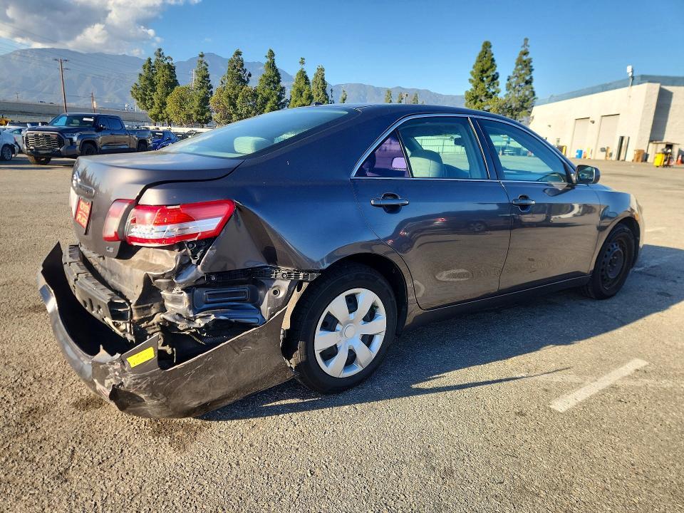 2011 Toyota Camry le