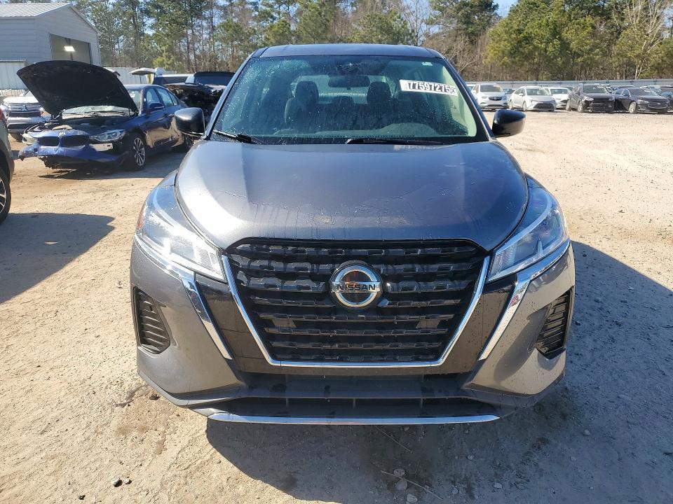 2021 Nissan Kicks s