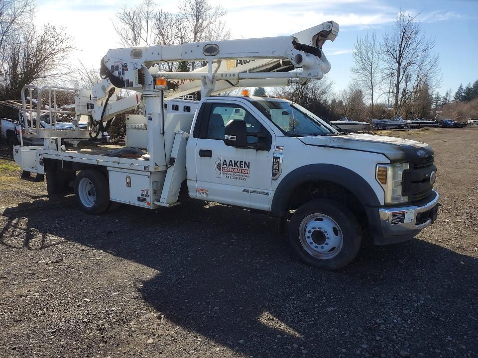 2019 Ford F550 Bucket Truck