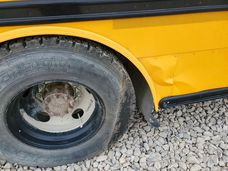 2012 Freightliner Chassis B2-school bus