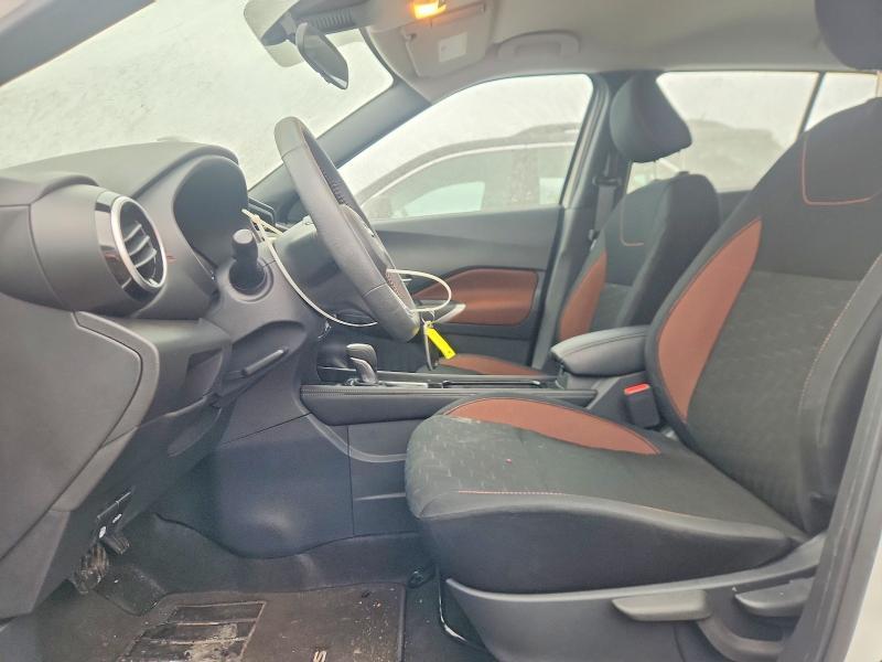 2024 Nissan Kicks sr