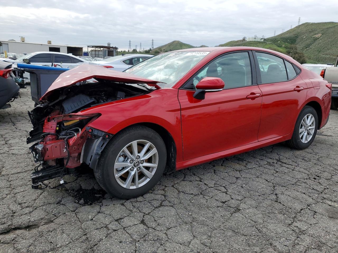 2025 Toyota Camry le