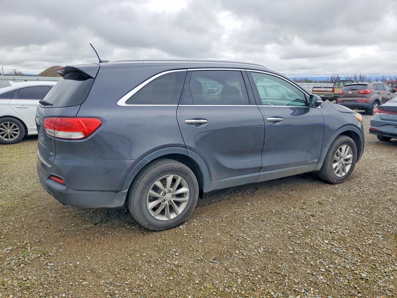 2017 KIA Sorento lx