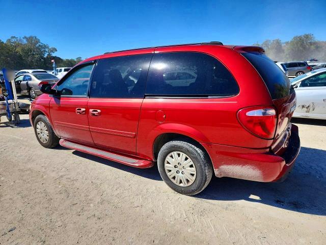 2005 Chrysler Town & Country lx