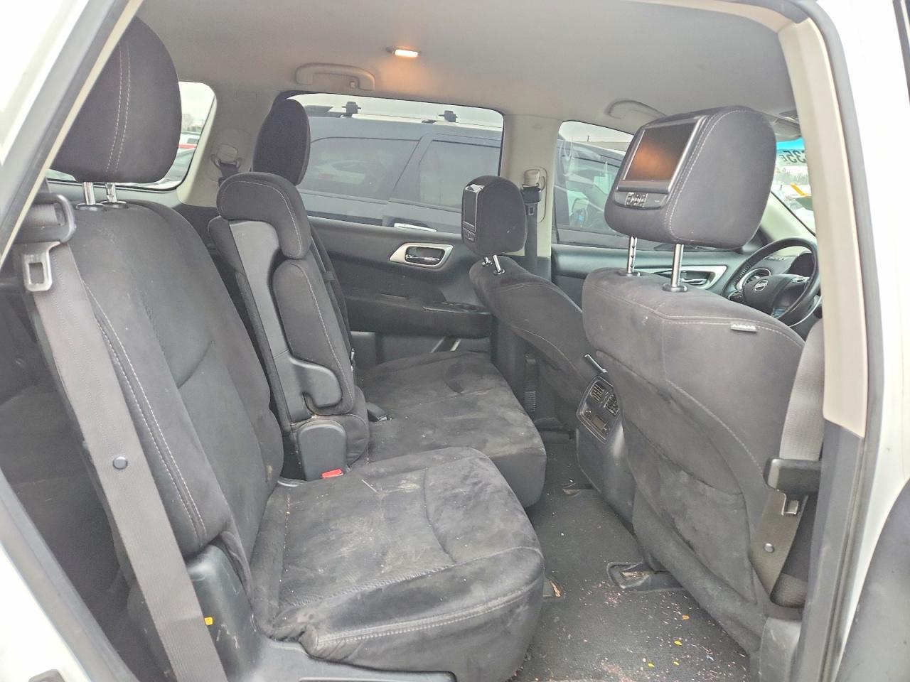 2014 Nissan Pathfinder s