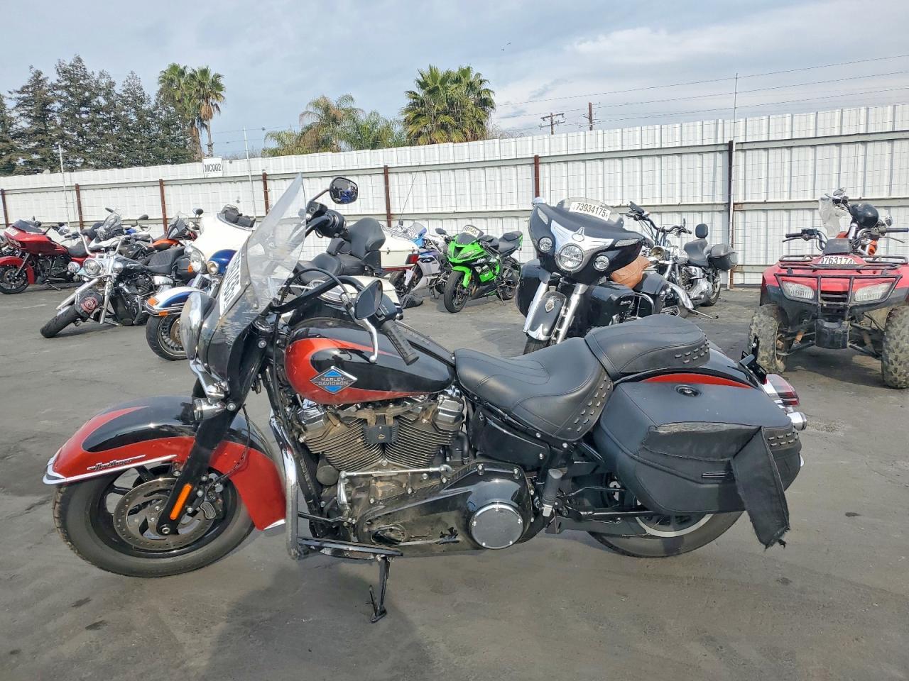 2025 Harley-Davidson Flhc