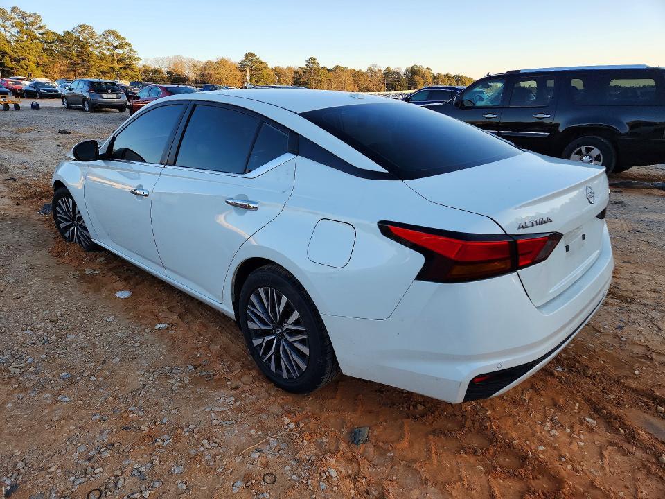 2023 Nissan Altima sv
