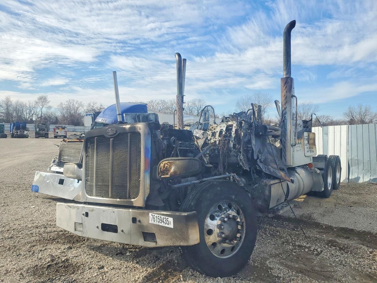 2020 Peterbilt 567 Semi Truck