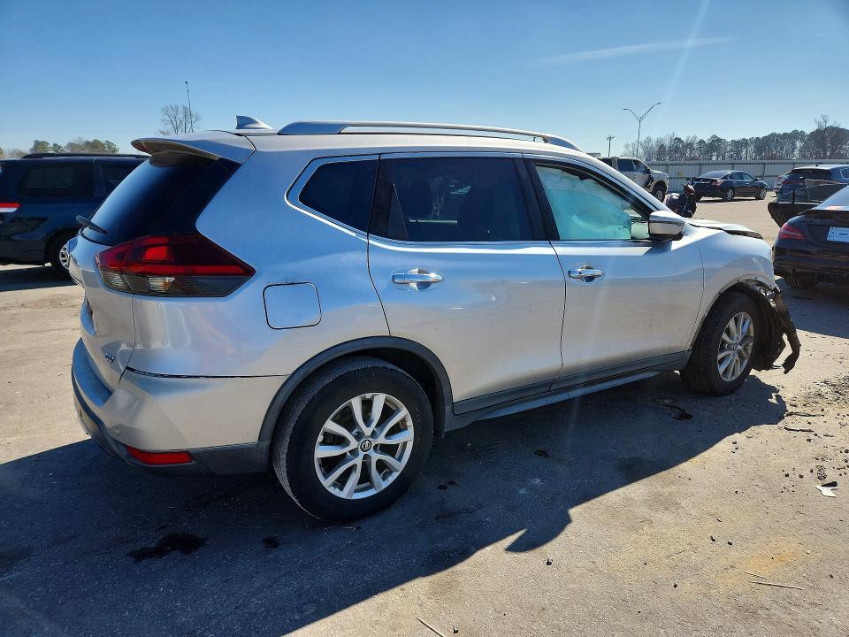 2019 Nissan Rogue sv