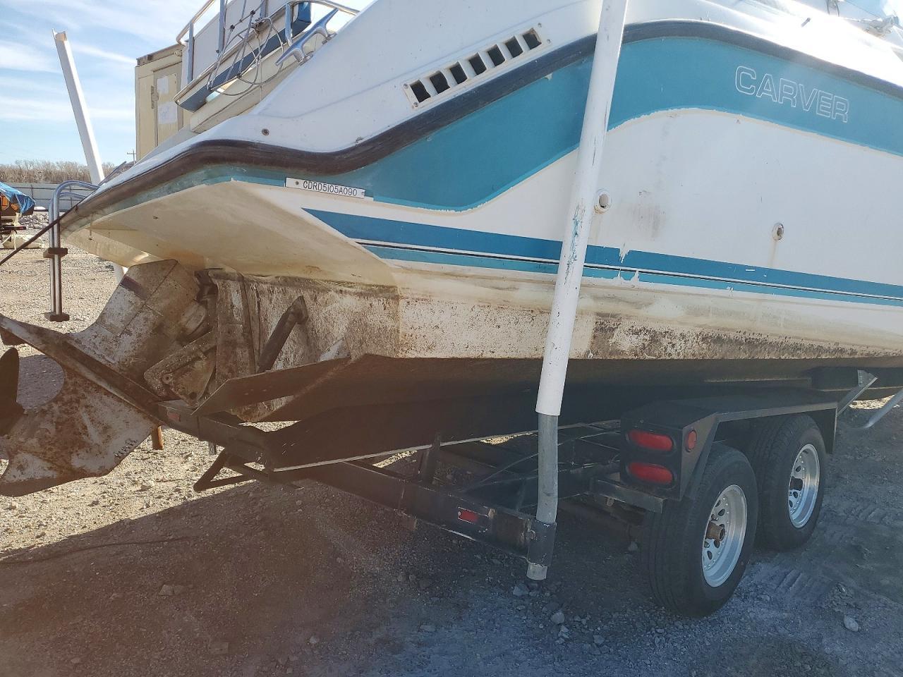 1990 Carver / Trojan Boat