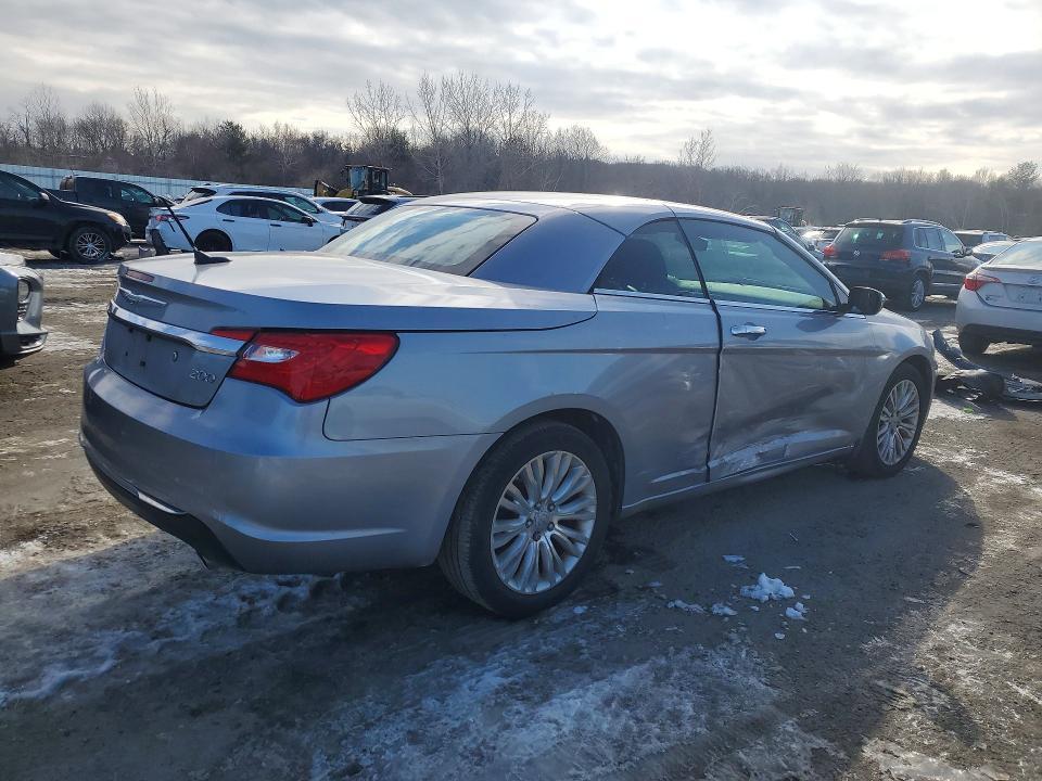 2013 Chrysler 200 Limited