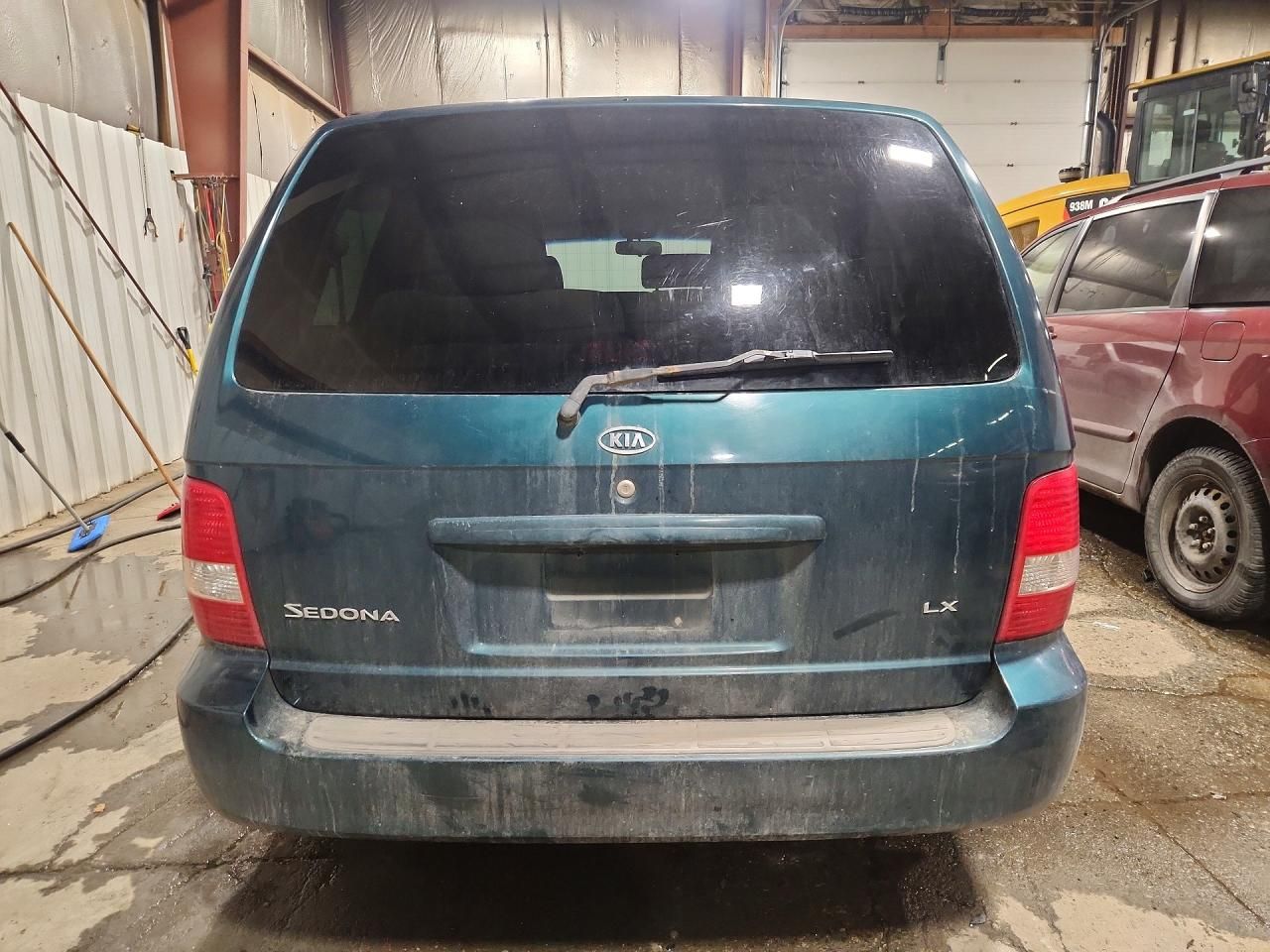 2003 KIA Sedona ex