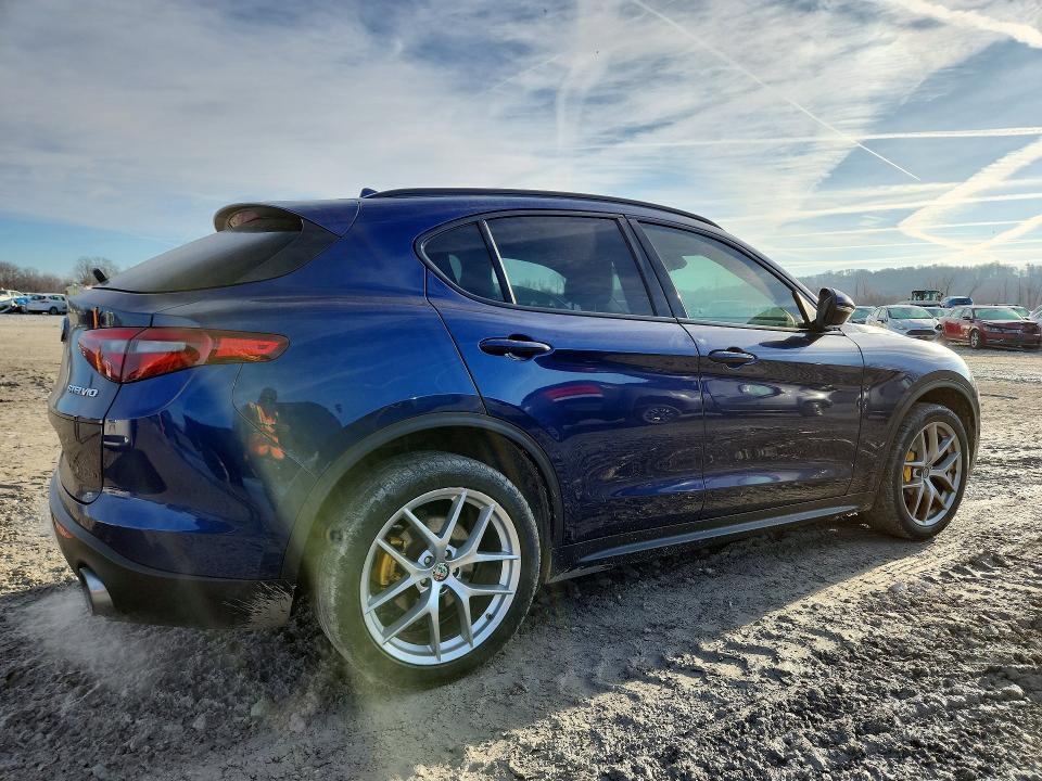 2018 Alfa Romeo Stelvio ti Sport