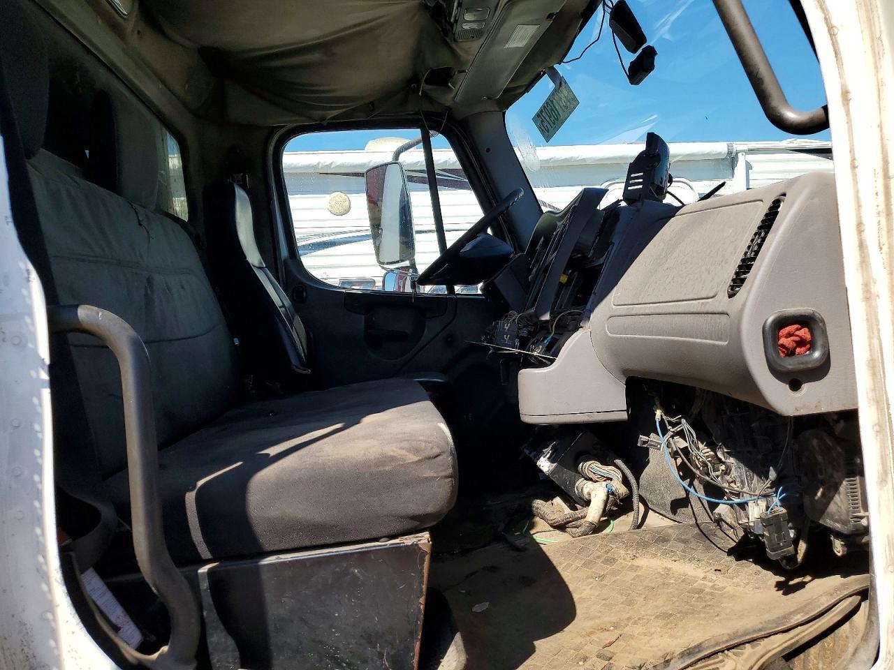 2010 Freightliner Business Class M2 Refuse Truck