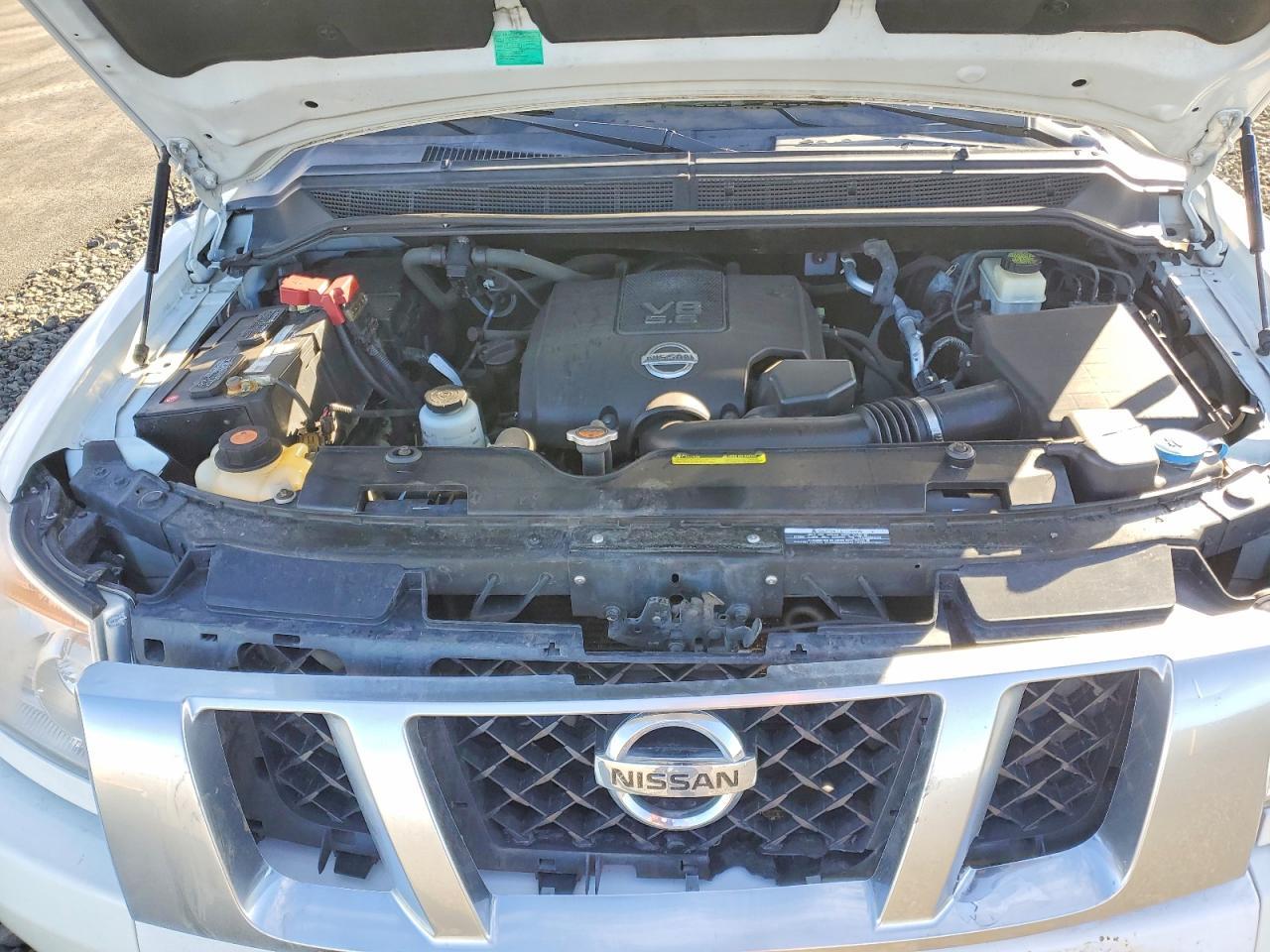 2013 Nissan Titan SV