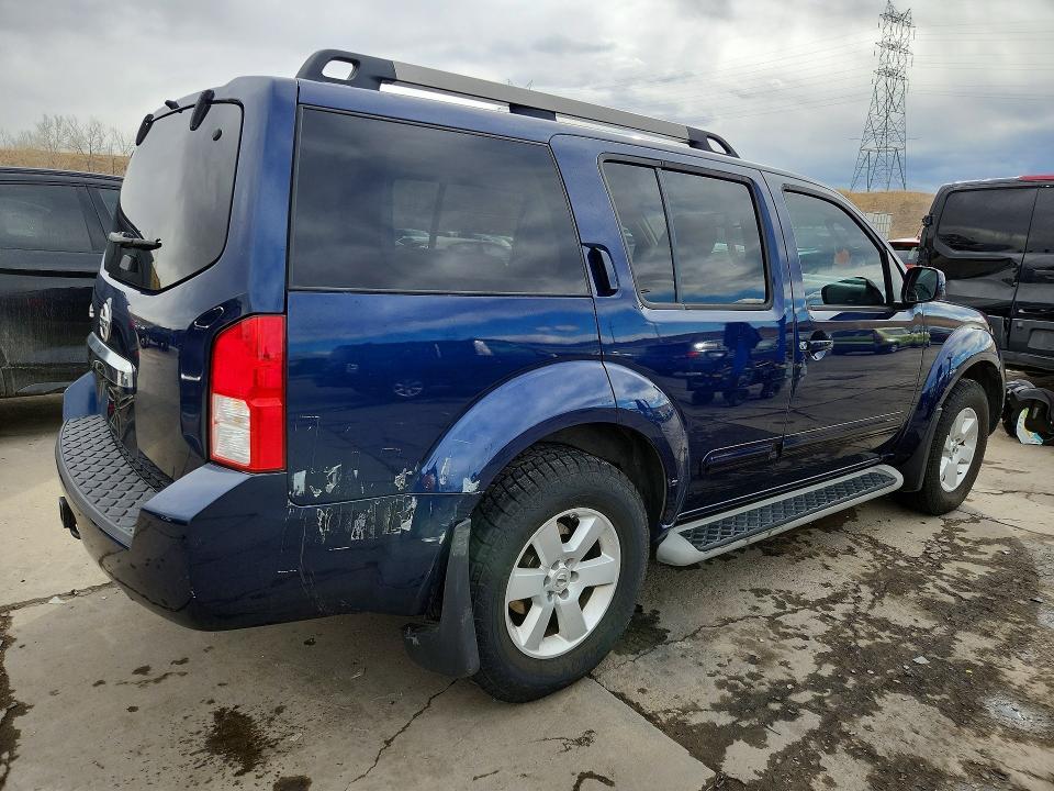 2011 Nissan Pathfinder s