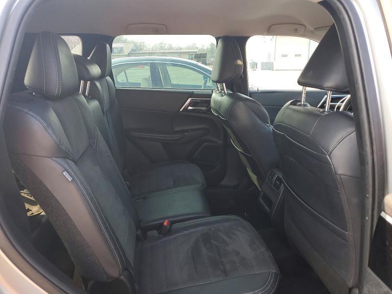 2023 Mitsubishi Outlander se
