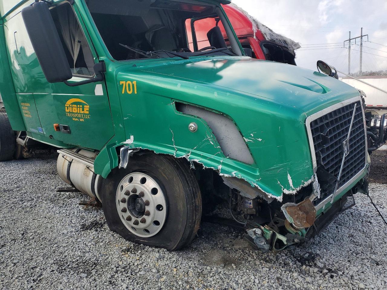 2006 Volvo VNL Semi Truck
