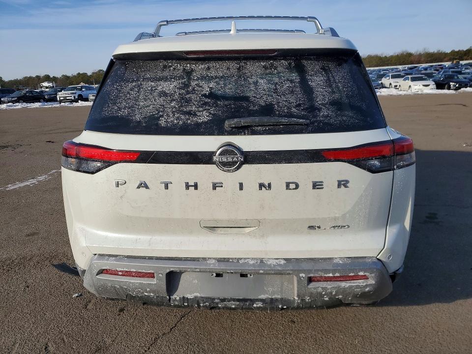 2023 Nissan Pathfinder sl
