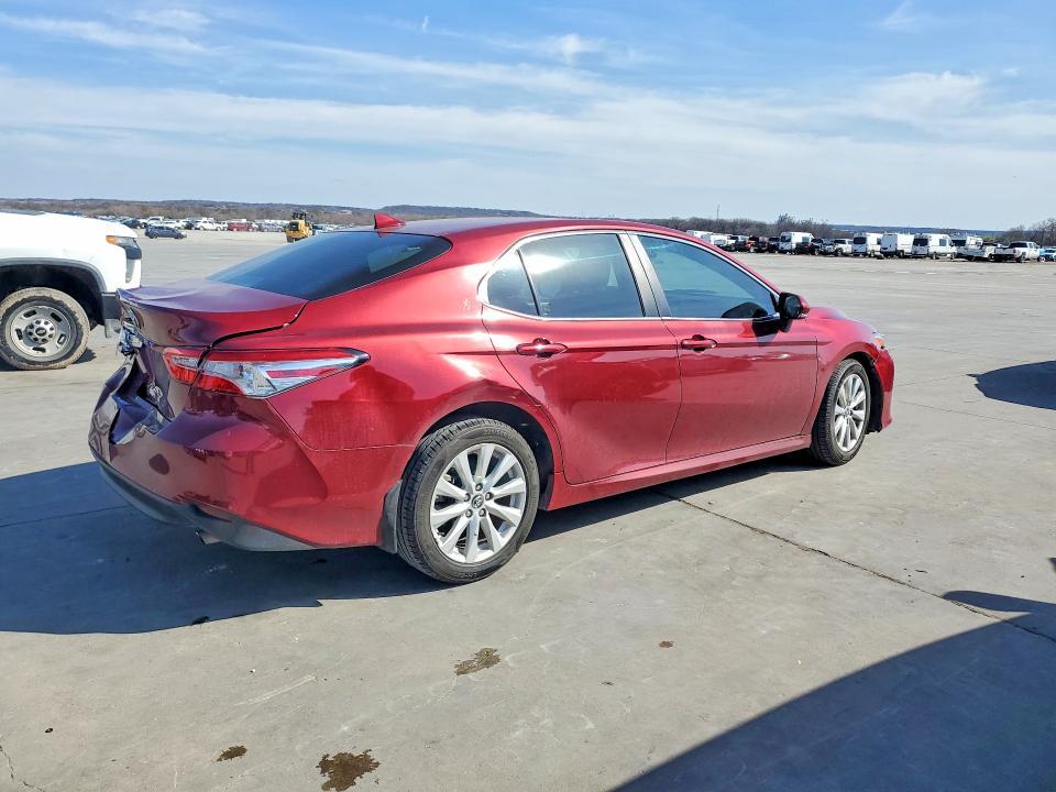 2020 Toyota Camry le