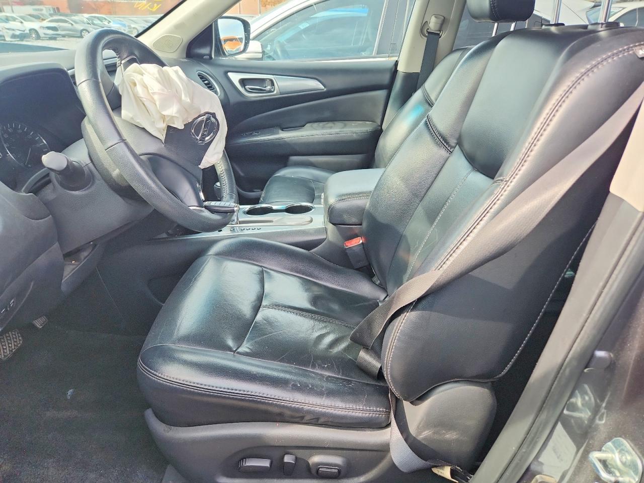 2017 Nissan Pathfinder s