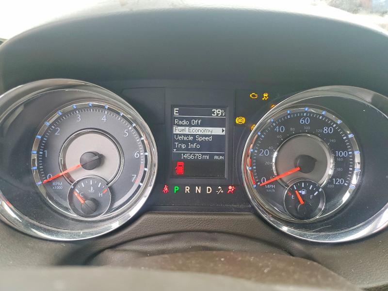 2011 Chrysler Town & Country Touring l