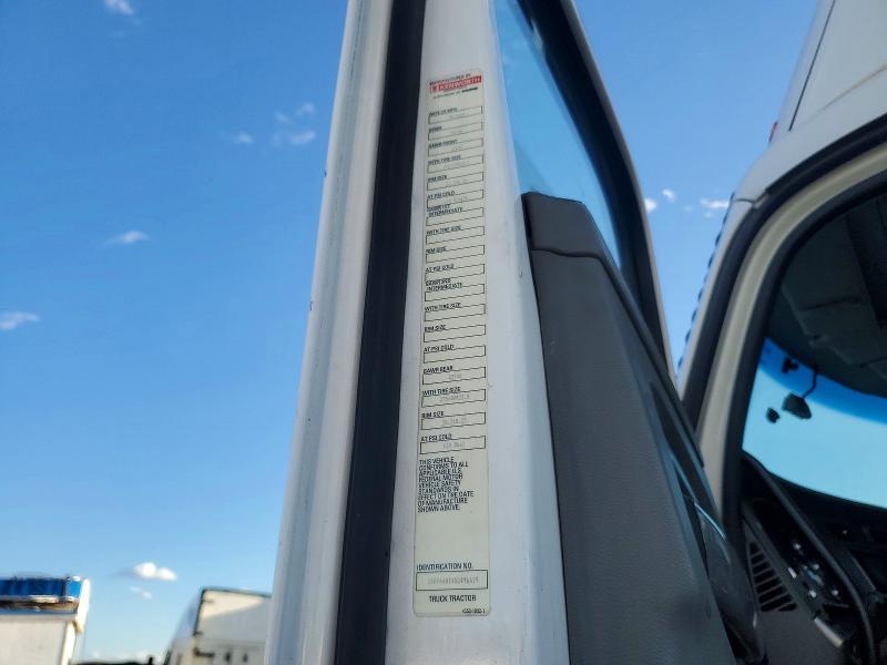 2016 Kenworth T680 Semi Truck