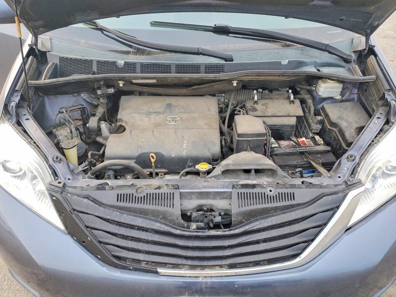 2014 Toyota Sienna le